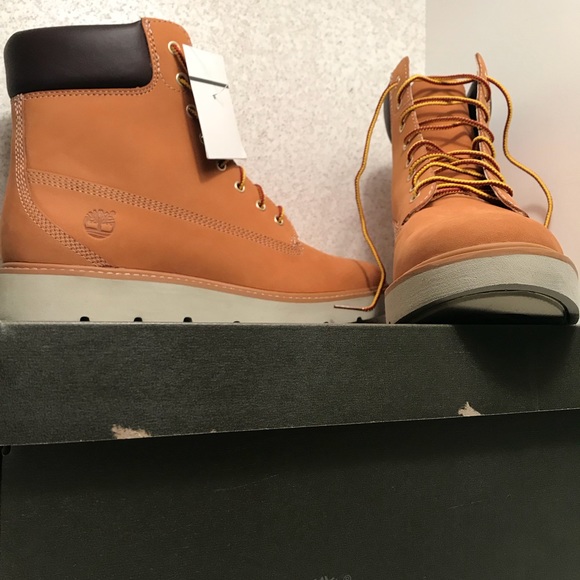 Women’s Timberland Boots - Picture 2 of 8